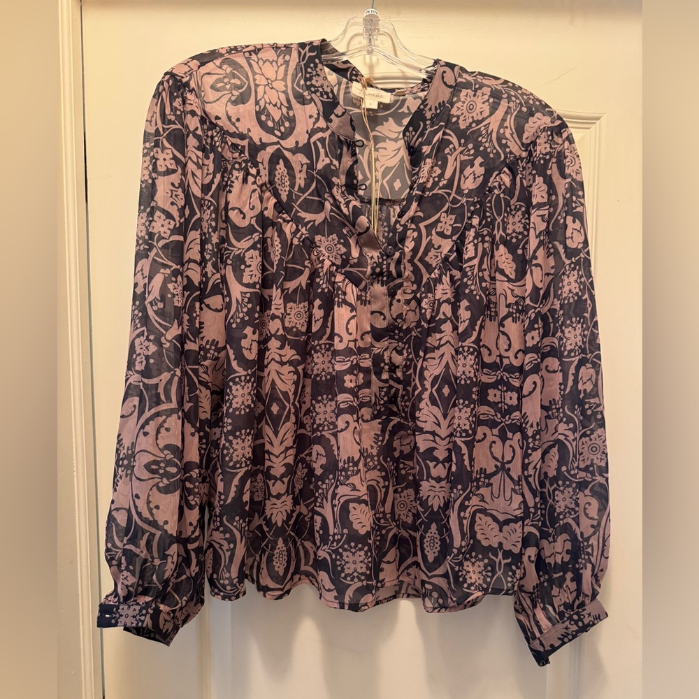 NWT Women's Blouse top letimeke Size Small NWT